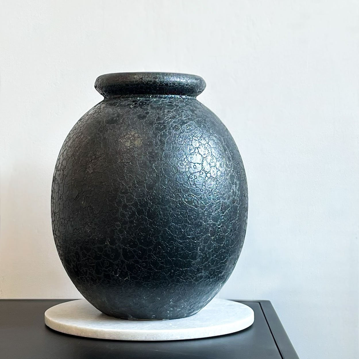 Earthenware Round Vessel Black