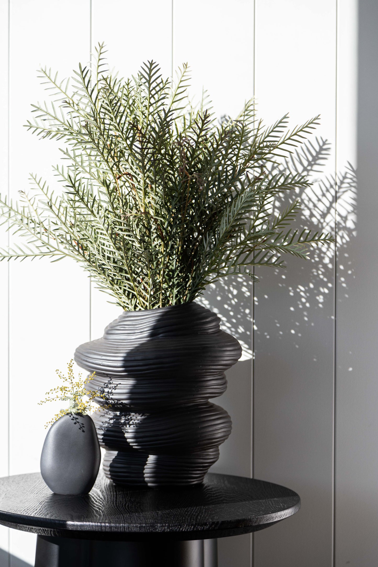 Capas Vase Black | NED Collections